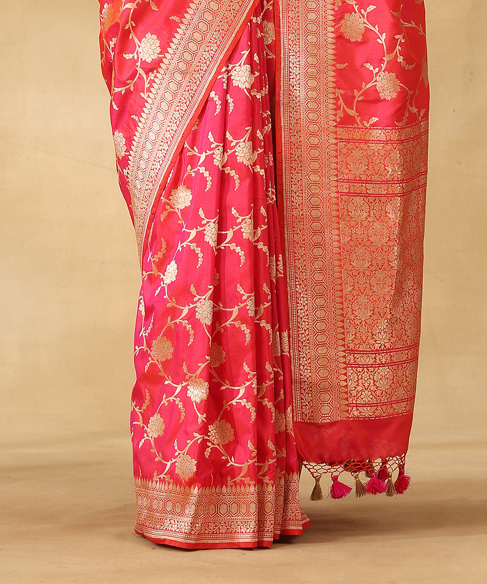 Pink_And_Orange_Dual_Tone_Handloom_Pure_Katan_Silk_Banarasi_Saree_With_Champagne_Gold_Zari_Cutwork_Floral_Jaal_WeaverStory_04