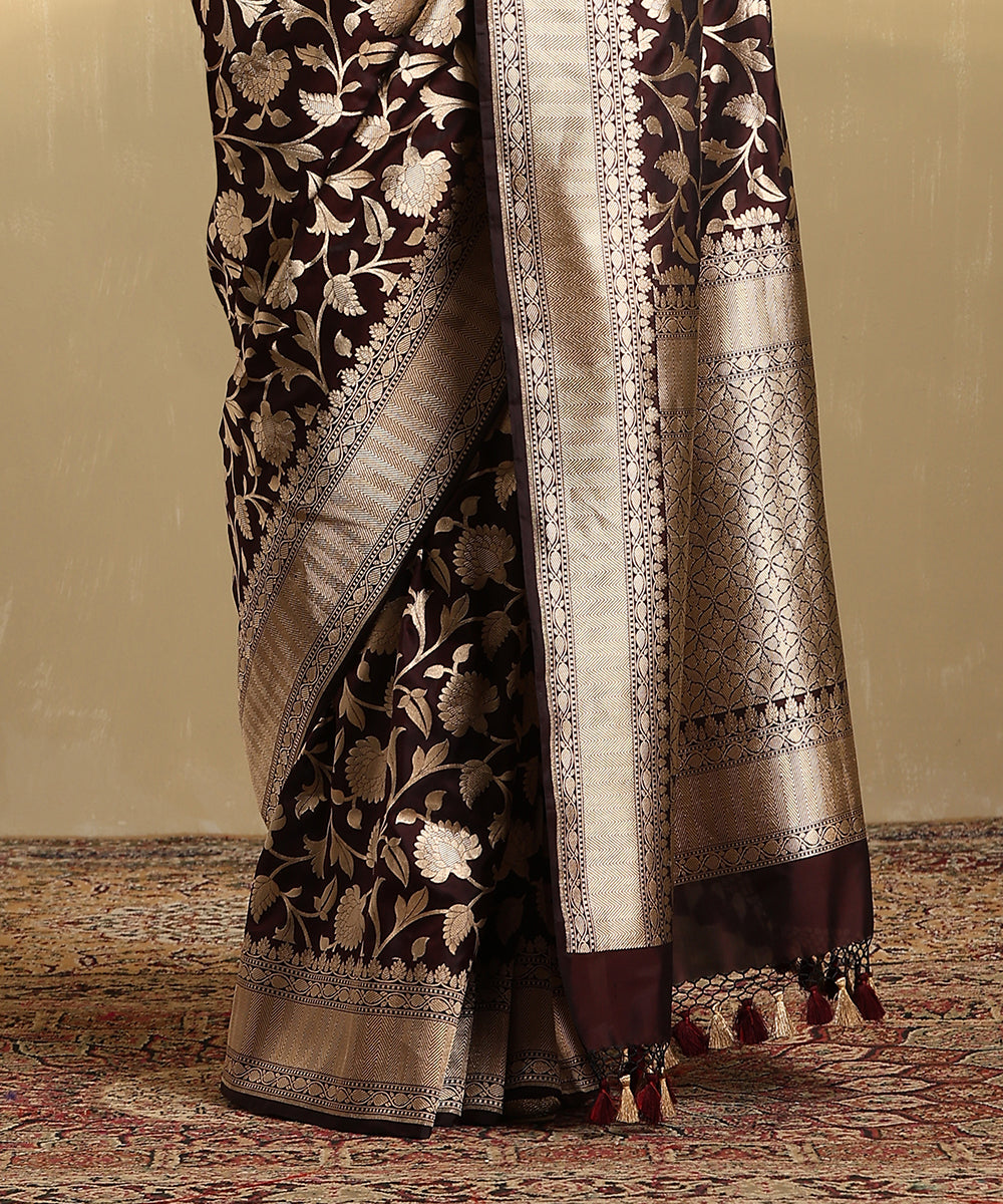 Wine_Handloom_Pure_Katan_Silk_Banarasi_Saree_With_Champagne_Gold_Zari_Cutwork_Jaal_WeaverStory_04