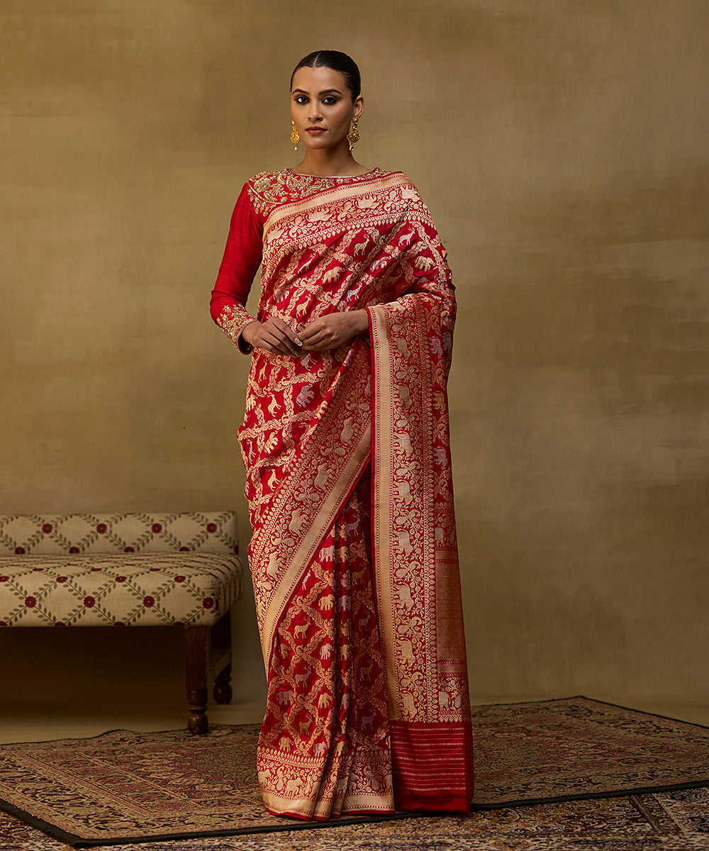 Handloom_Red_Pure_Katan_Silk_Shikargah_Banarasi_Saree_With_Kadhwa_Jaal_WeaverStory_02