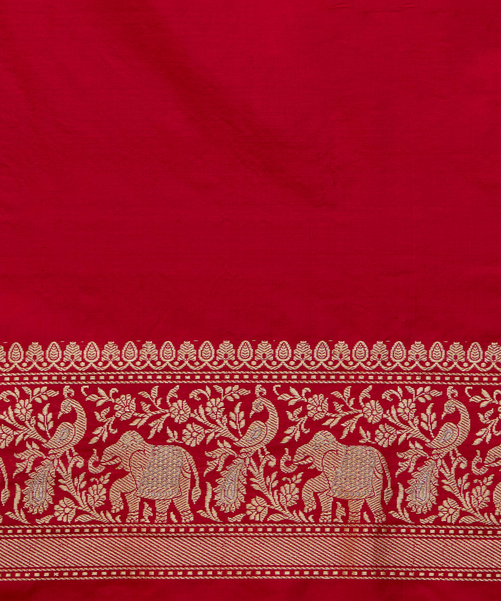 Handloom_Red_Pure_Katan_Silk_Shikargah_Banarasi_Saree_With_Kadhwa_Jaal_WeaverStory_05