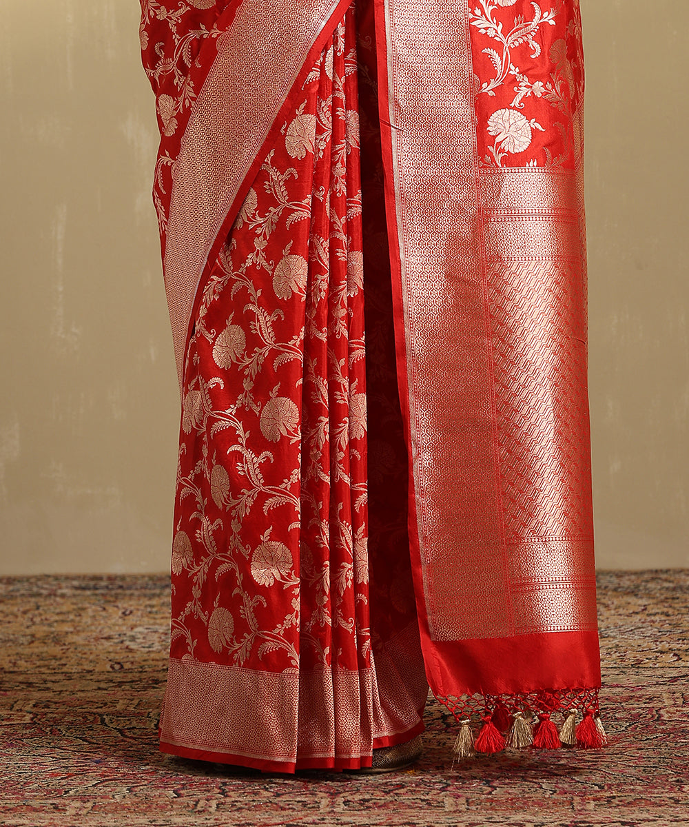 Red_Handloom_Pure_Katan_Silk_Banarasi_Saree_With_Cutwork_Jaal_WeaverStory_04