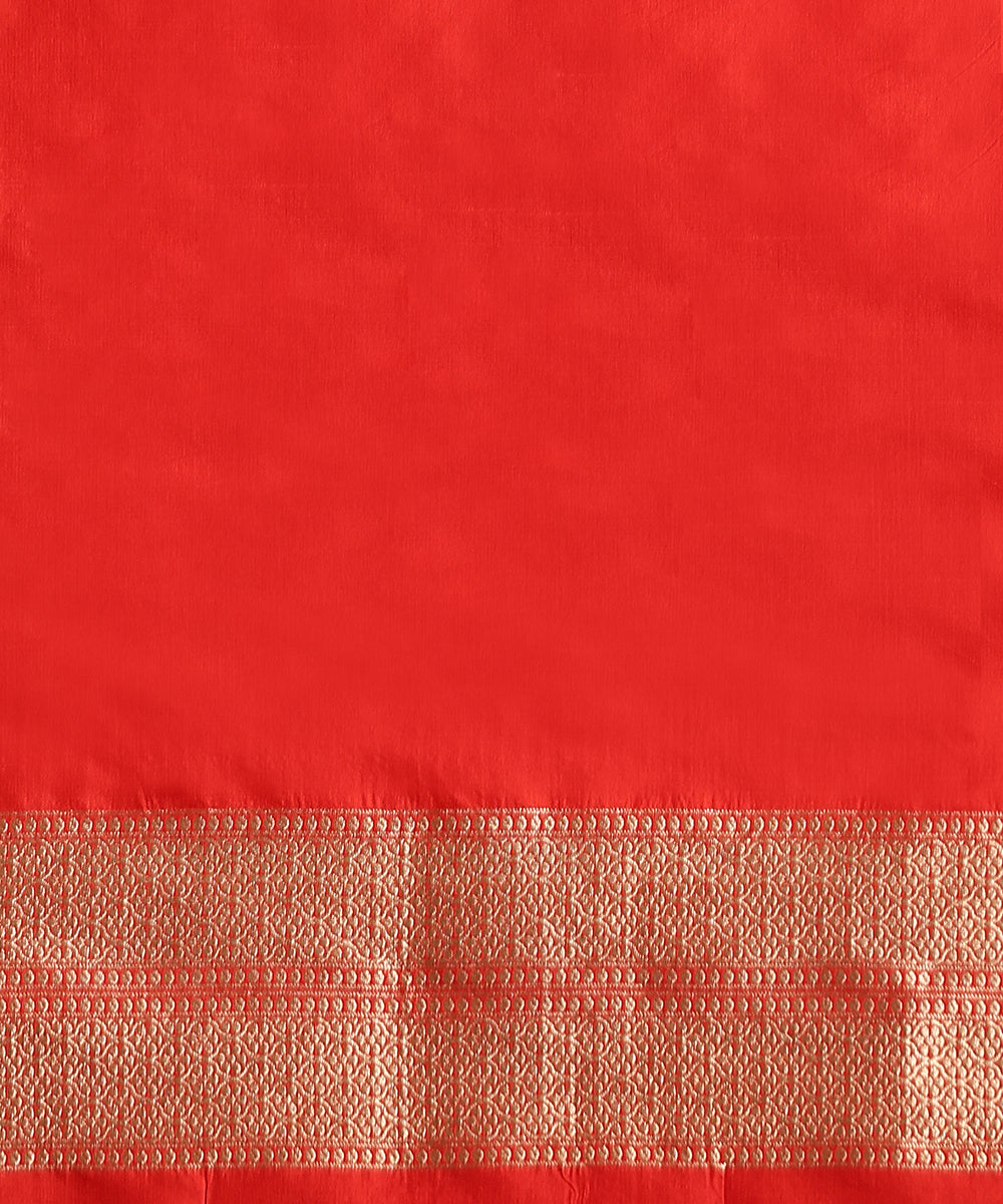Red_Handloom_Pure_Katan_Silk_Banarasi_Saree_With_Cutwork_Jaal_WeaverStory_05