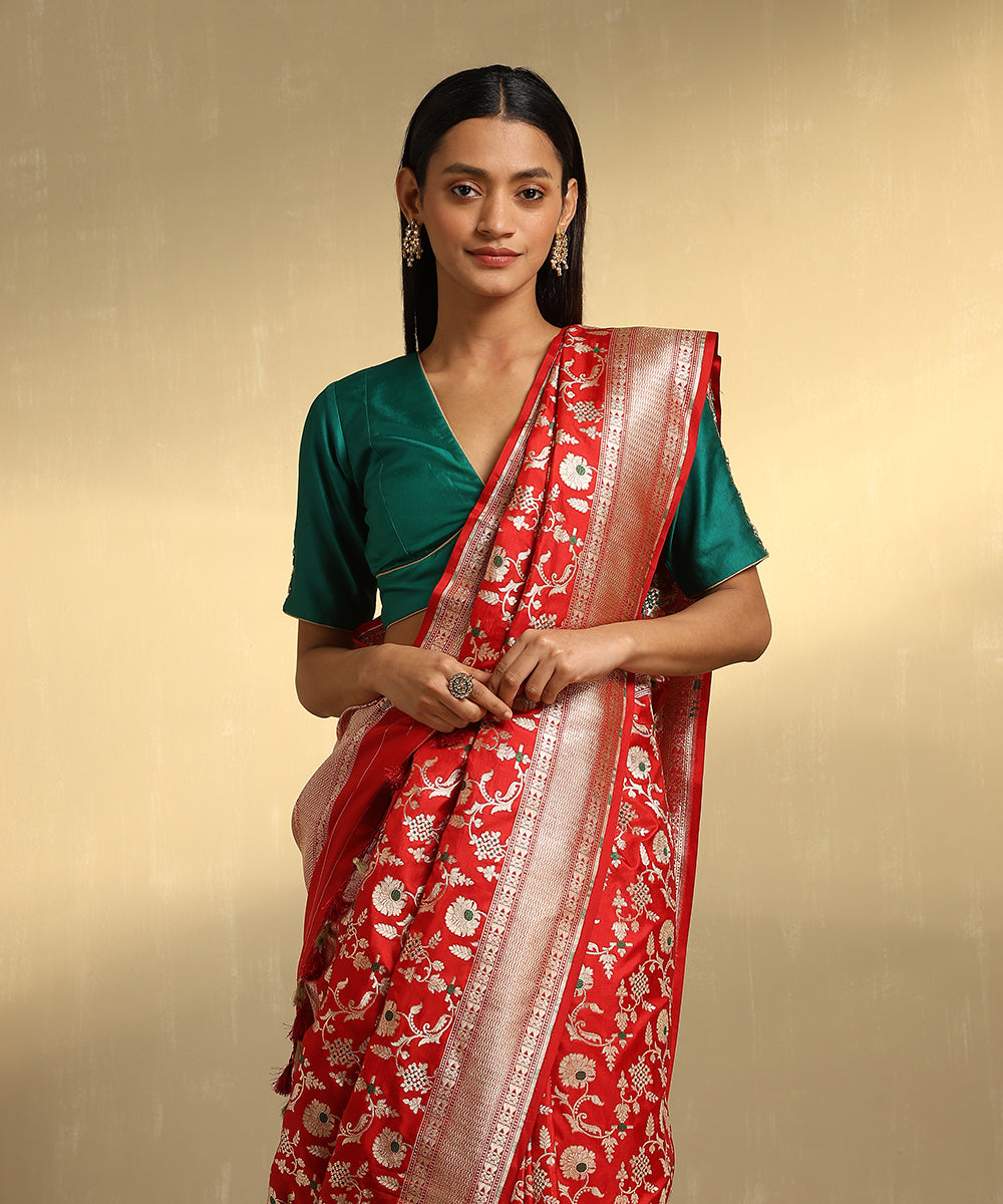 Red_Handloom_Pure_Katan_Silk_Banarasi_Jangla_Saree_With_Green_Meenakari_WeaverStory_02