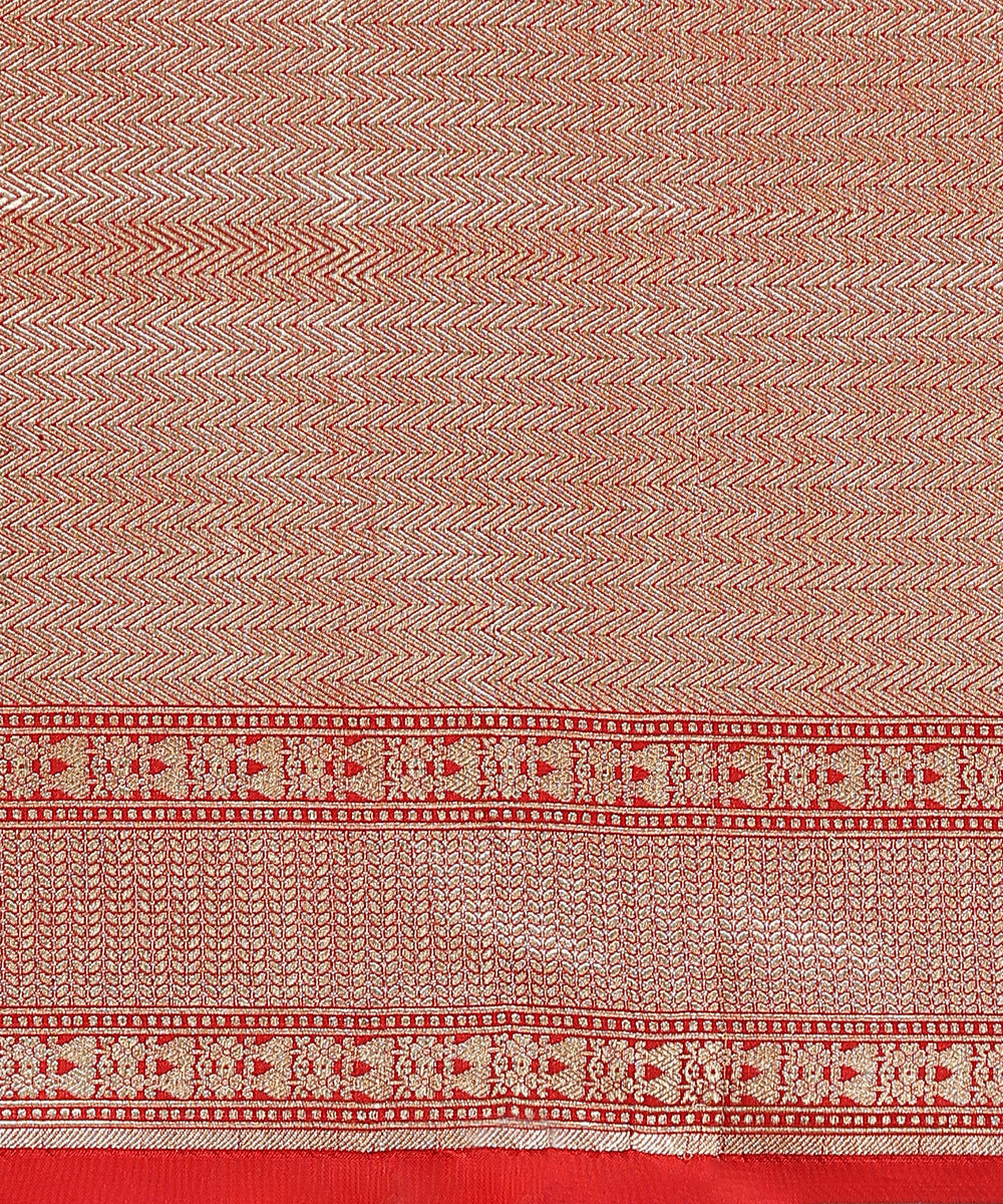 Red_Handloom_Pure_Katan_Silk_Banarasi_Jangla_Saree_With_Green_Meenakari_WeaverStory_05