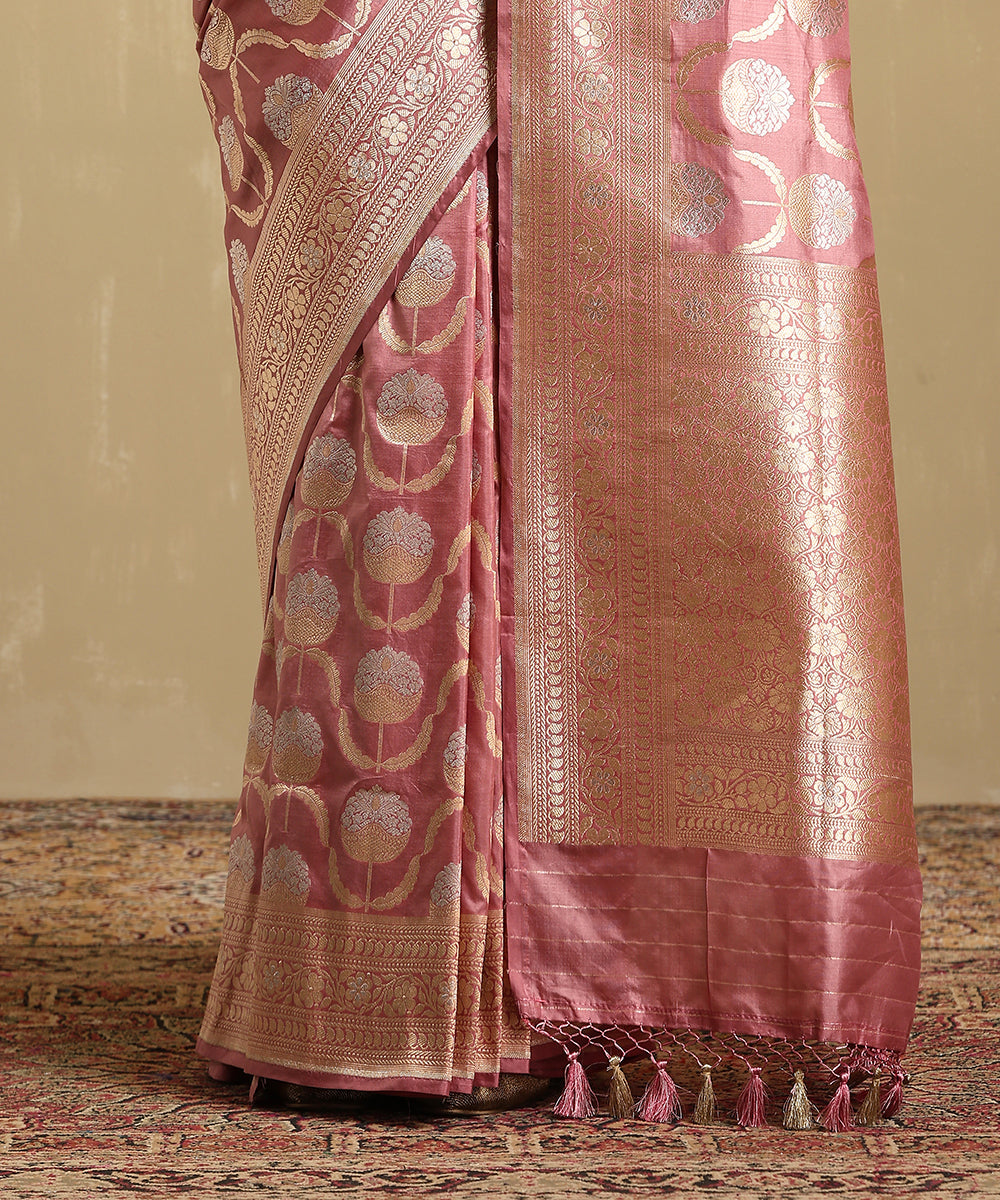 Dusty_Rose_Handloom_Pink_Pure_Katan_Silk_Jangla_Banarasi_Saree_With_Mughal_Motifs_WeaverStory_04
