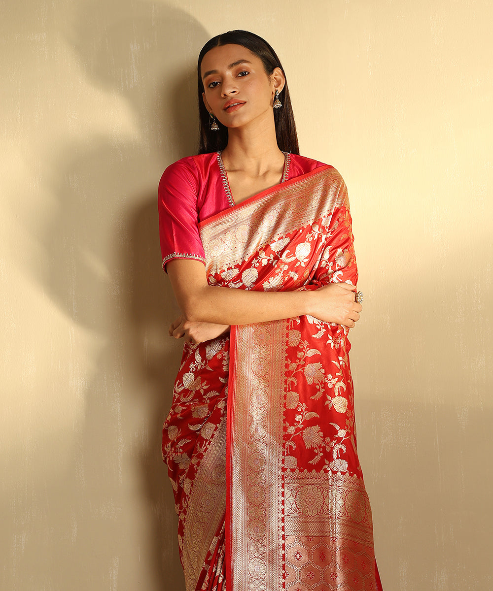 Red_Handloom_Pure_Katan_Silk_Jangla_Banarasi_Saree_With_Gold_And_Silver_Zari_Floral_Meenakari_WeaverStory_02