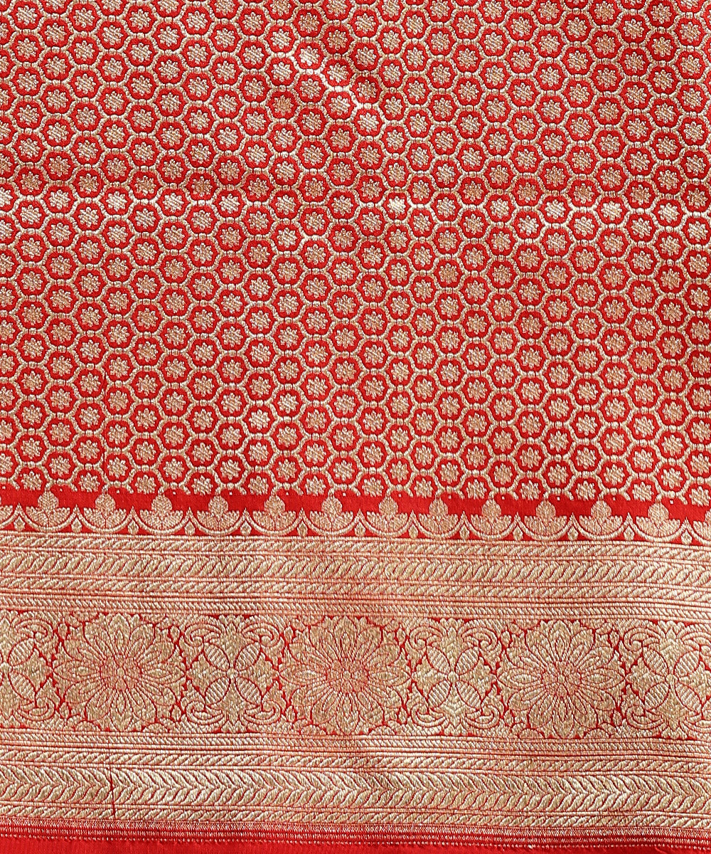 Red_Handloom_Pure_Katan_Silk_Jangla_Banarasi_Saree_With_Gold_And_Silver_Zari_Floral_Meenakari_WeaverStory_05