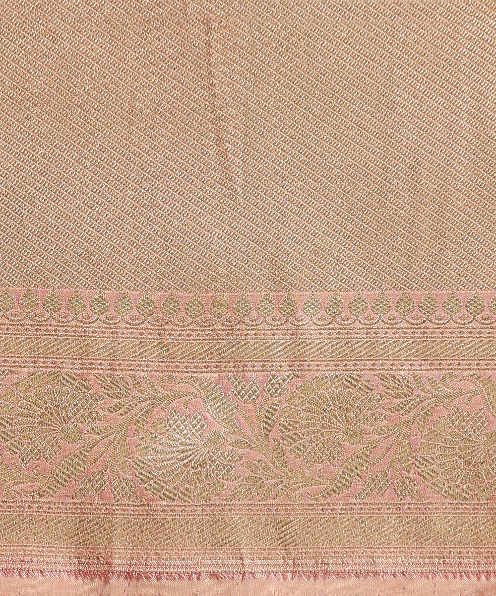 Handloom_Peach_Pure_Katan_Silk_Jangla_Banarasi_Saree_With_Gold_And_Silver_Zari_Diagonal_Weave_WeaverStory_05