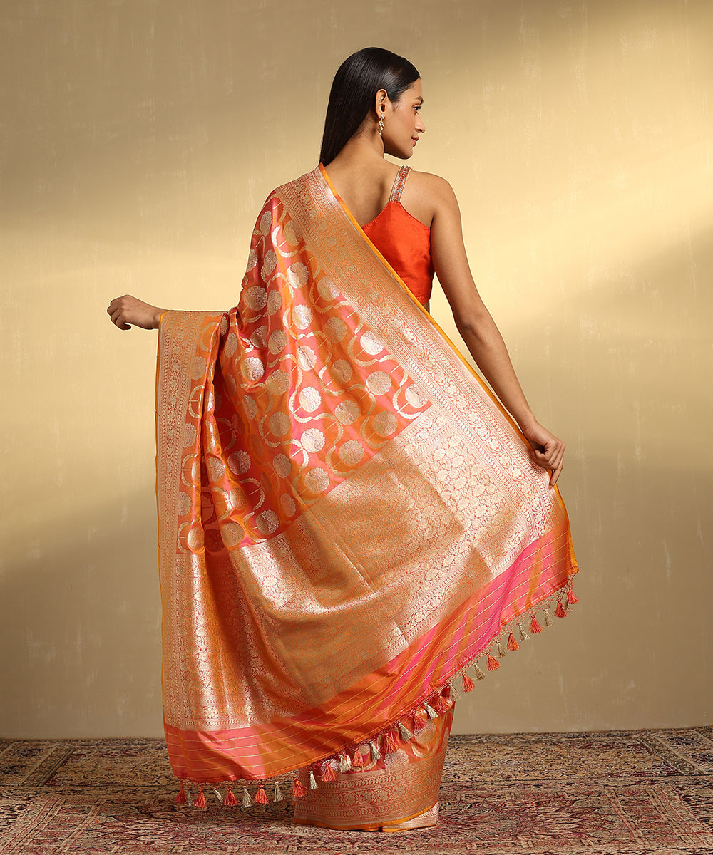 Handloom_Peach_Dual_Tone_Pure_Katan_Silk_Banarasi_Saree_With_Jaal_WeaverStory_03