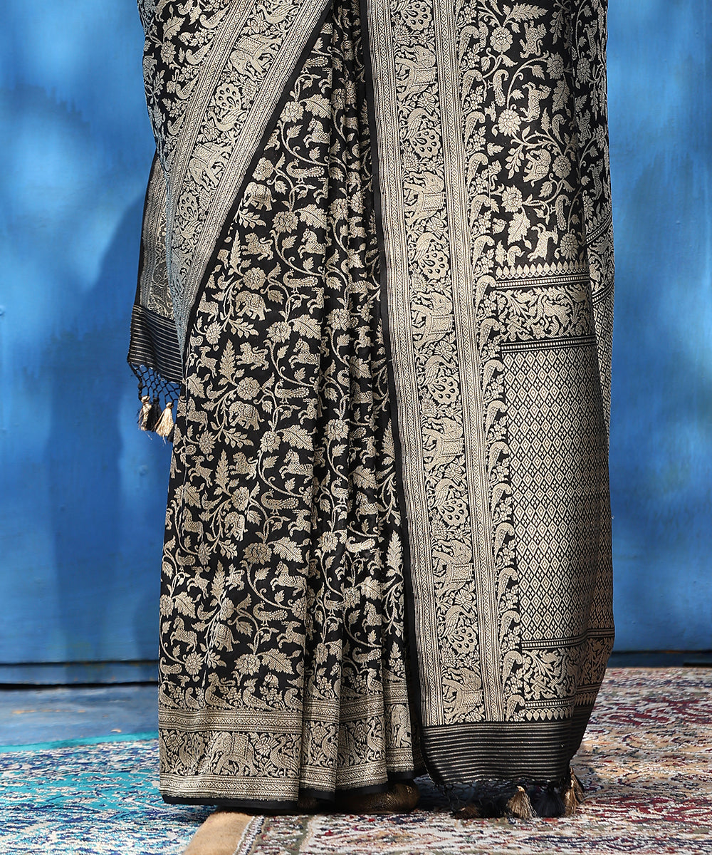 Handloom_Black_Pure_Katan_Silk_Shikargah_Banarasi_Saree_With_Elephants_And_Peacocks_On_Border_WeaverStory_04