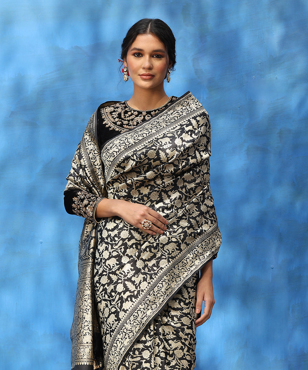 Black_Handloom_Pure_Katan_Silk_Shikargah_Banarasi_Saree_With_Lions_And_Deers_On_Border_WeaverStory_02