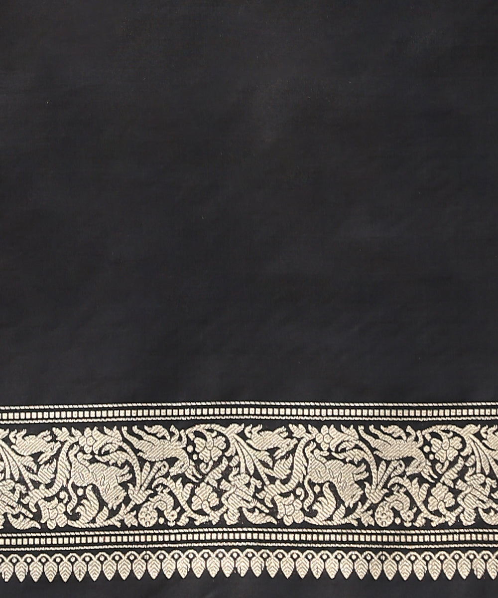 Black_Handloom_Pure_Katan_Silk_Shikargah_Banarasi_Saree_With_Lions_And_Deers_On_Border_WeaverStory_05