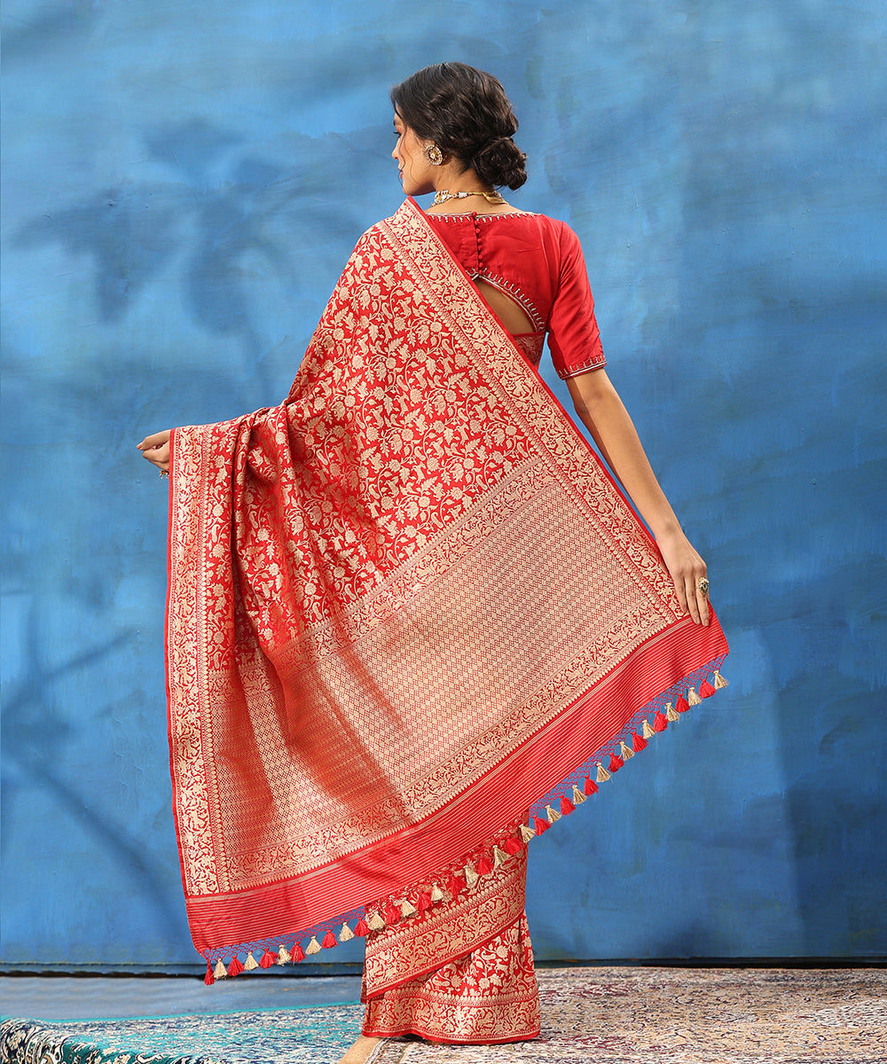 Red_Handloom_Pure_Katan_Silk_Shikargah_Banarasi_Saree_With_Lions_And_Deers_On_Border_WeaverStory_03