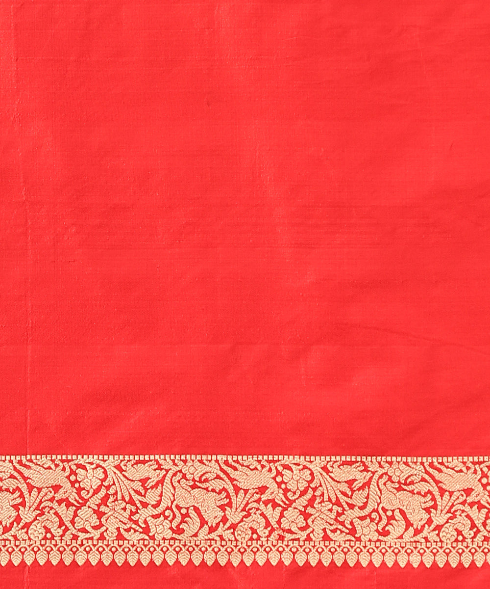 Red_Handloom_Pure_Katan_Silk_Shikargah_Banarasi_Saree_With_Lions_And_Deers_On_Border_WeaverStory_05