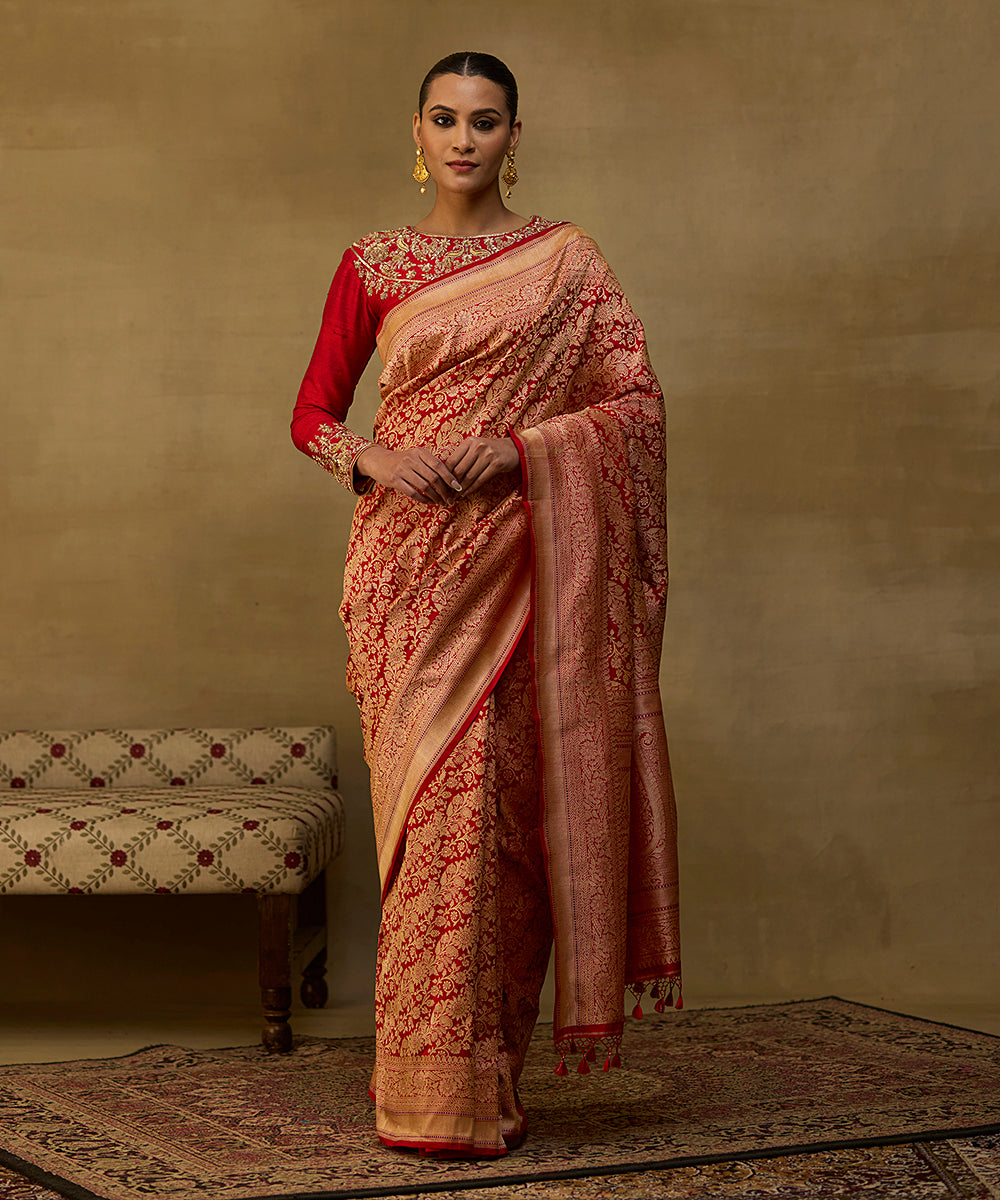 Red_Handloom_Pure_Katan_Silk_Kadhwa_Banarasi_Saree_With_Daigonal_Bel_WeaverStory_02