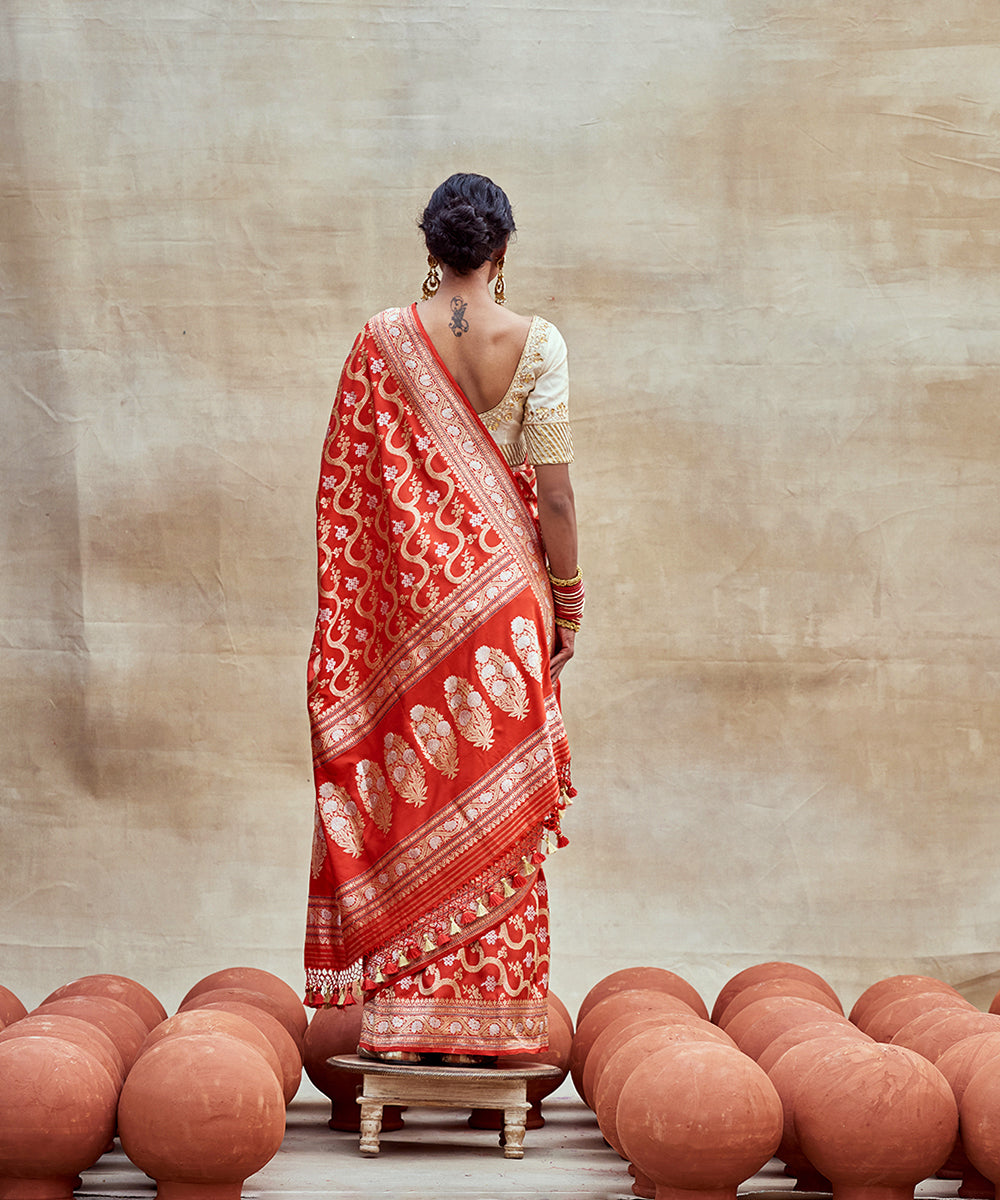 Handloom_Red_Pure_Katan_Silk_Banarasi_Saree_with_Real_Zari_Jaal_WeaverStory_05