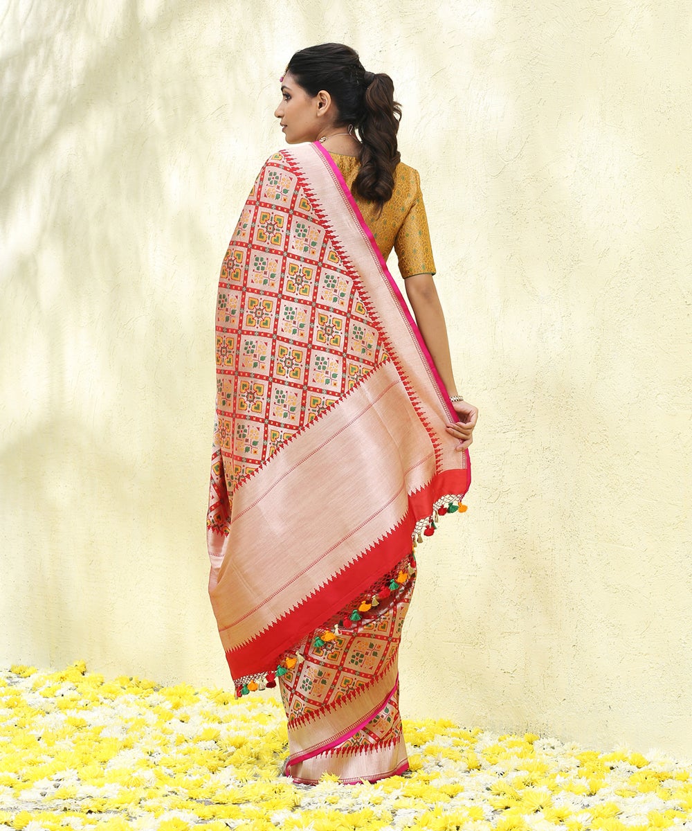 Red_Handloom_Gharchola_Pure_Katan_Silk_Banarasi_Patola_Saree_with_Pink_Selvedge_WeaverStory_03