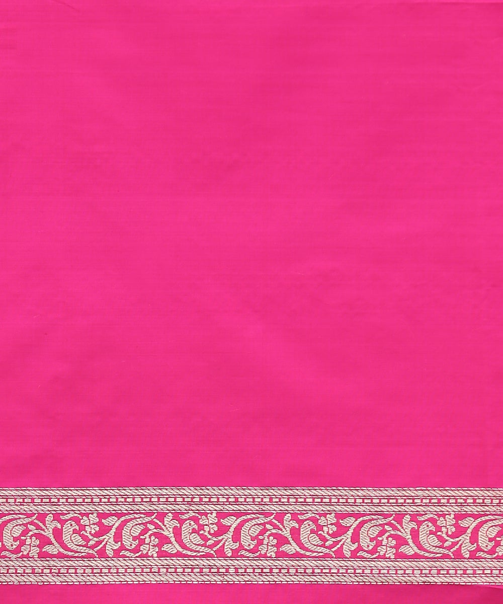 Handloom_Pink_and_Red_Dual_Tone_Pure_Katan_Silk_Brocade_Shikargah_Banarasi_Saree_WeaverStory_05