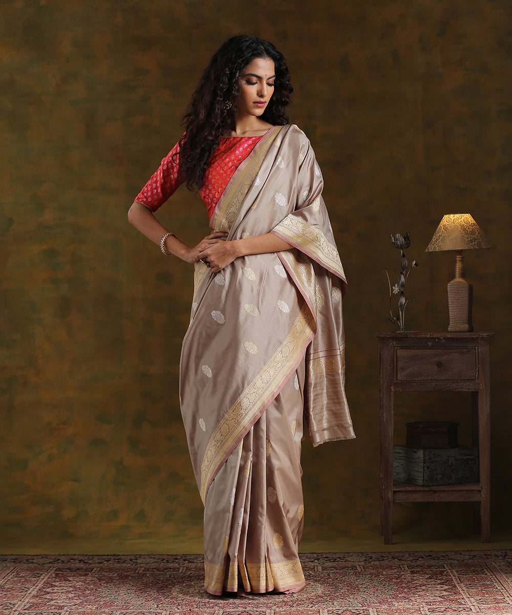 Beige_Handloom_Pure_Katan_Silk_Banarasi_Saree_with_Latifa_Booti_WeaverStory_02