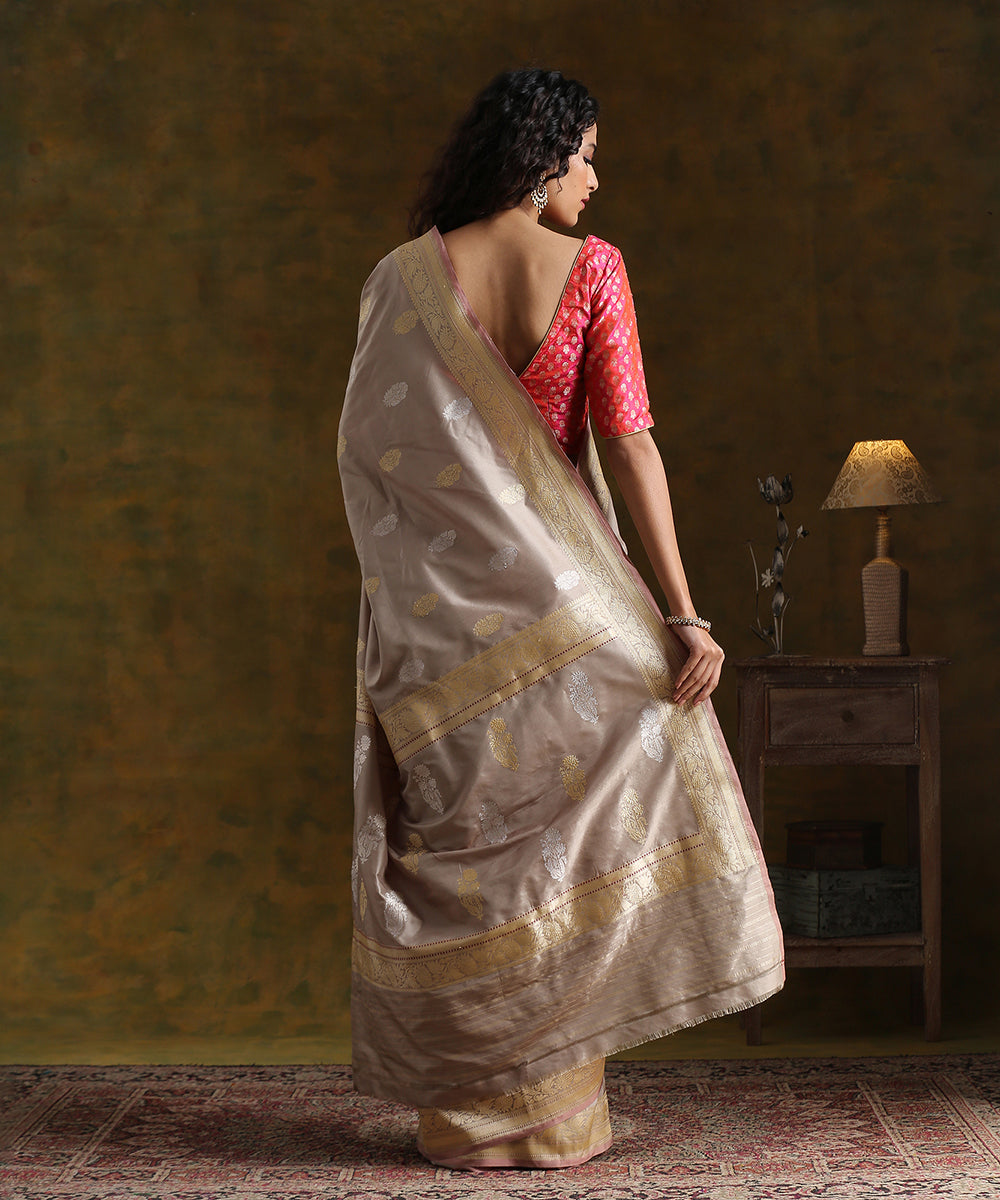 Beige_Handloom_Pure_Katan_Silk_Banarasi_Saree_with_Latifa_Booti_WeaverStory_03