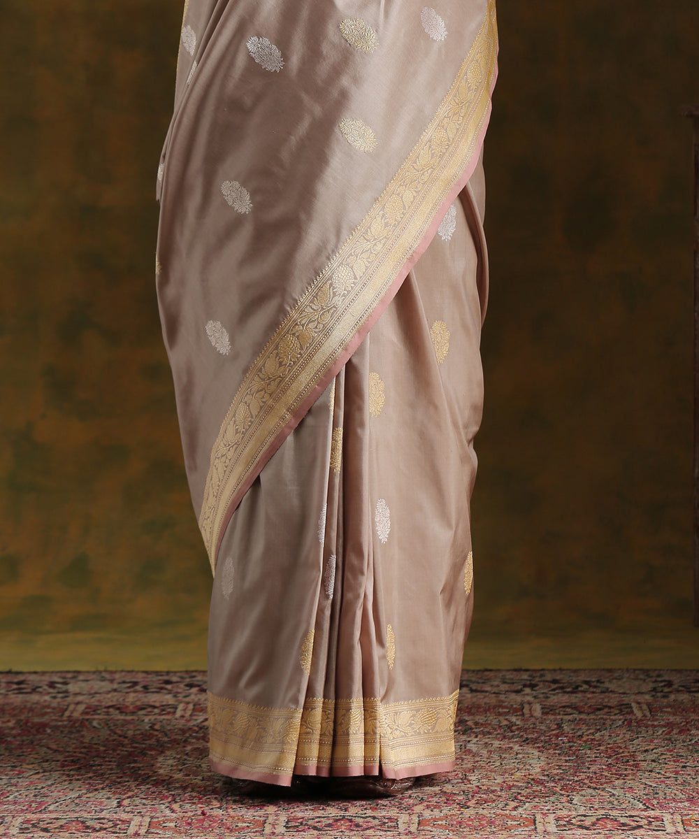 Beige_Handloom_Pure_Katan_Silk_Banarasi_Saree_with_Latifa_Booti_WeaverStory_04
