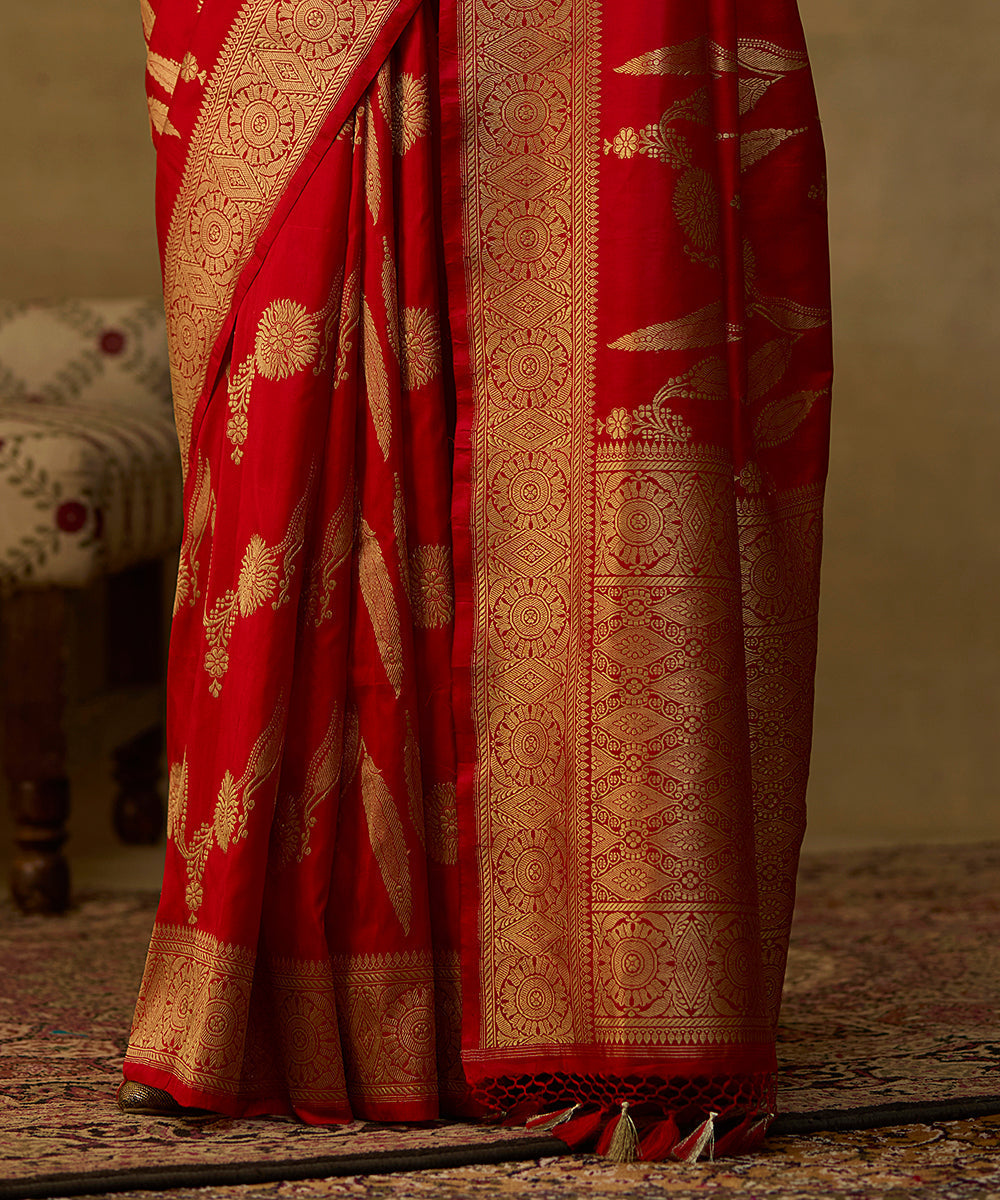 Handloom_Red_Pure_Katan_Silk_Banarsi_Saree_With_Jaal_And_Bhutta_Motif_WeaverStory_04