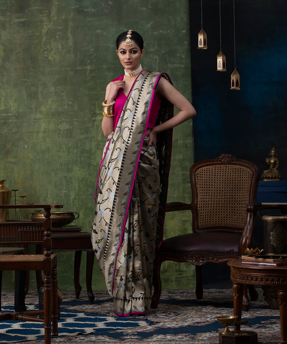 Handloom_Black_Pure_Katan_Silk_Banarasi_Saree_with_Cutwork_Sona_Rupa_Lotus_Jaal_WeaverStory_02