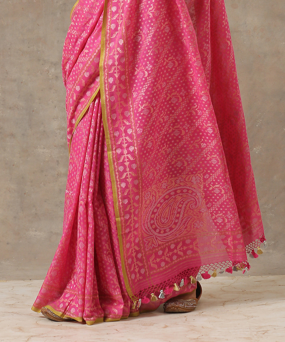 Handloom_Pink_Nilamabrai_Pure_Cotton_Banarasi_Jamdani_Saree_with_Aada_Jaal_WeaverStory_04