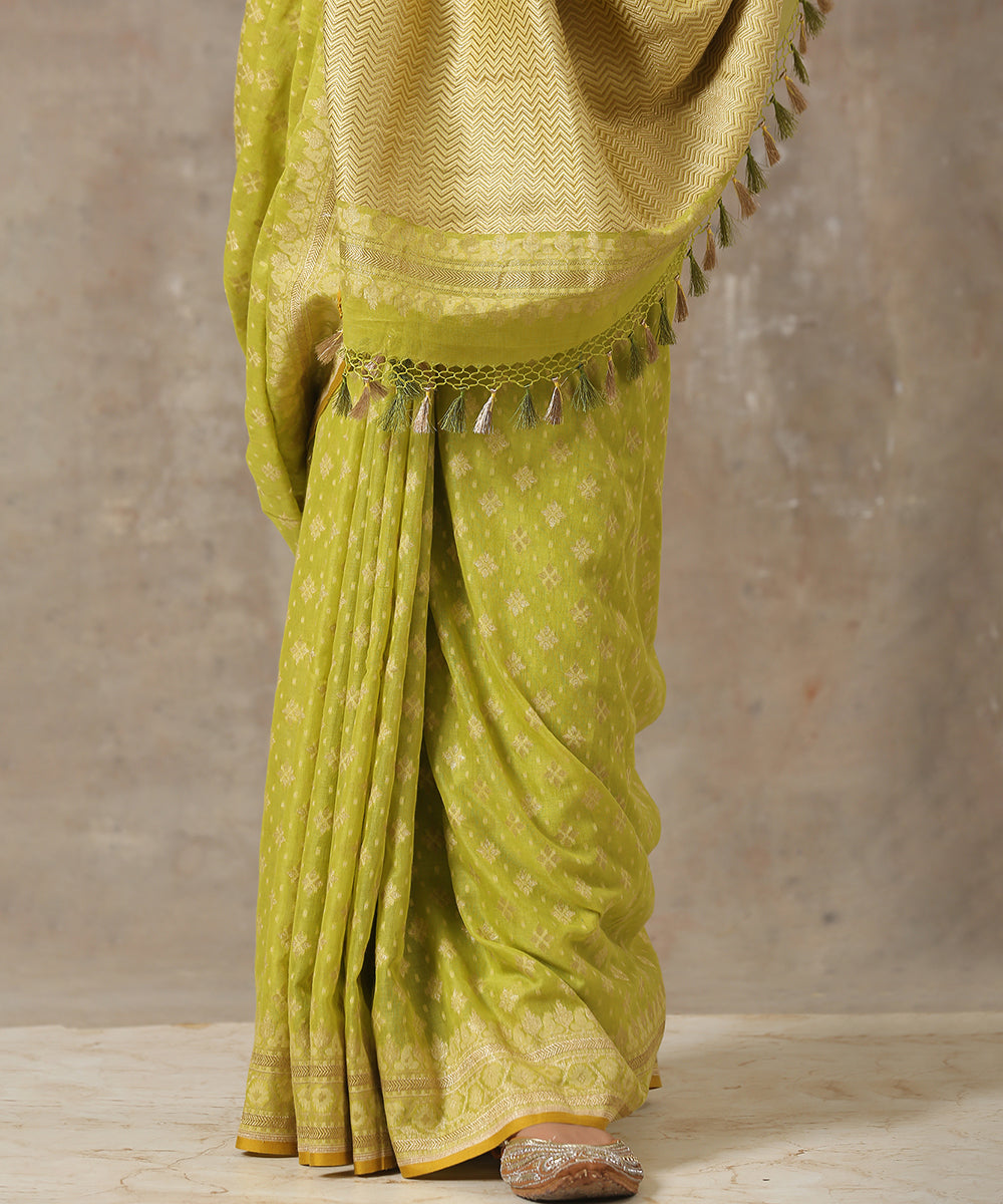 Lime_Green_Handloom_Cotton_Ektara_Banarasi_Saree_with_Kadhwa_Weave_WeaverStory_04