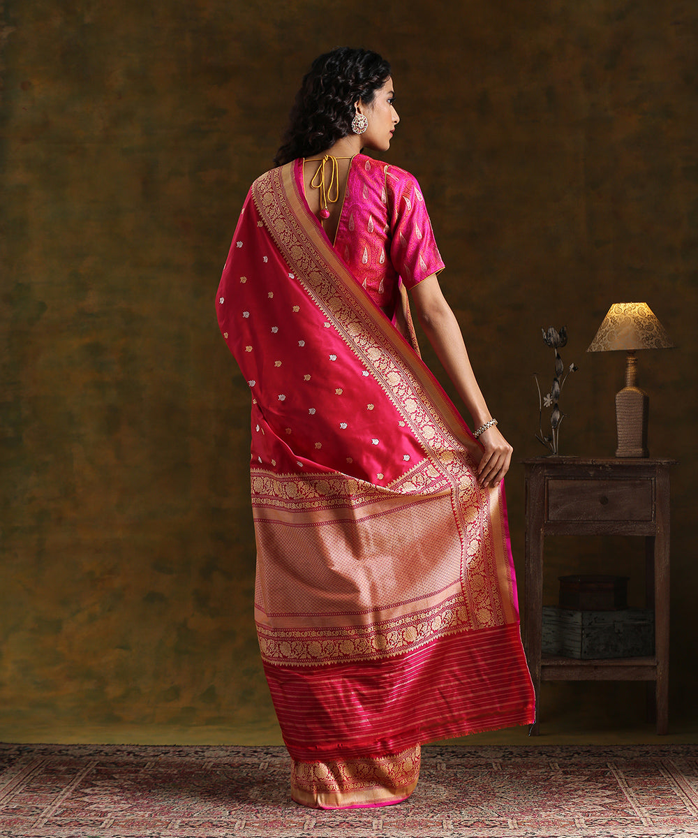 Red_Rani_Dual_Tone_Handloom_Pure_Katan_Silk_Banarasi_Saree_With_Kadhwa_Booti_and_Pink_Selvedge_WeaverStory_03
