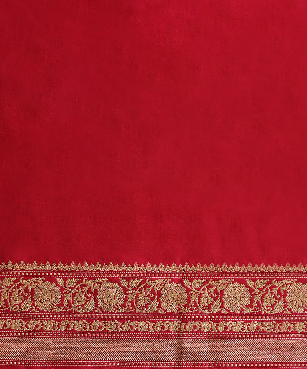 Red_Rani_Dual_Tone_Handloom_Pure_Katan_Silk_Banarasi_Saree_With_Kadhwa_Booti_and_Pink_Selvedge_WeaverStory_05