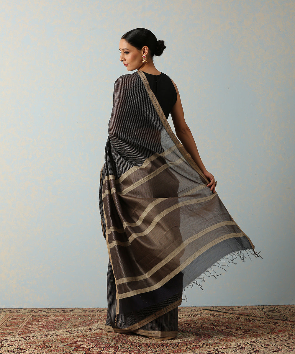Handloom_Black_Stripes_Maheshwari_Saree_WeaverStory_03