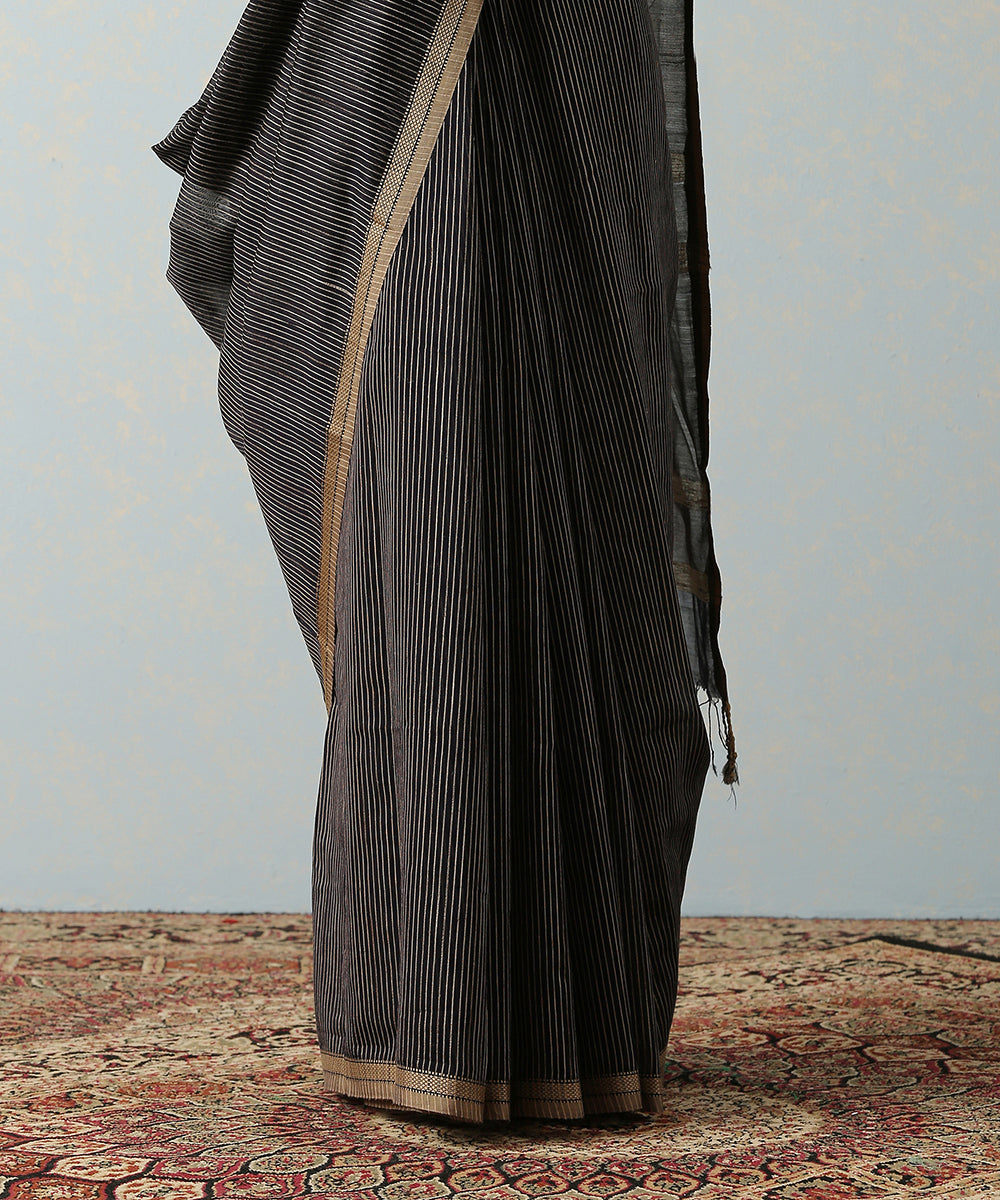 Handloom_Black_Stripes_Maheshwari_Saree_WeaverStory_04
