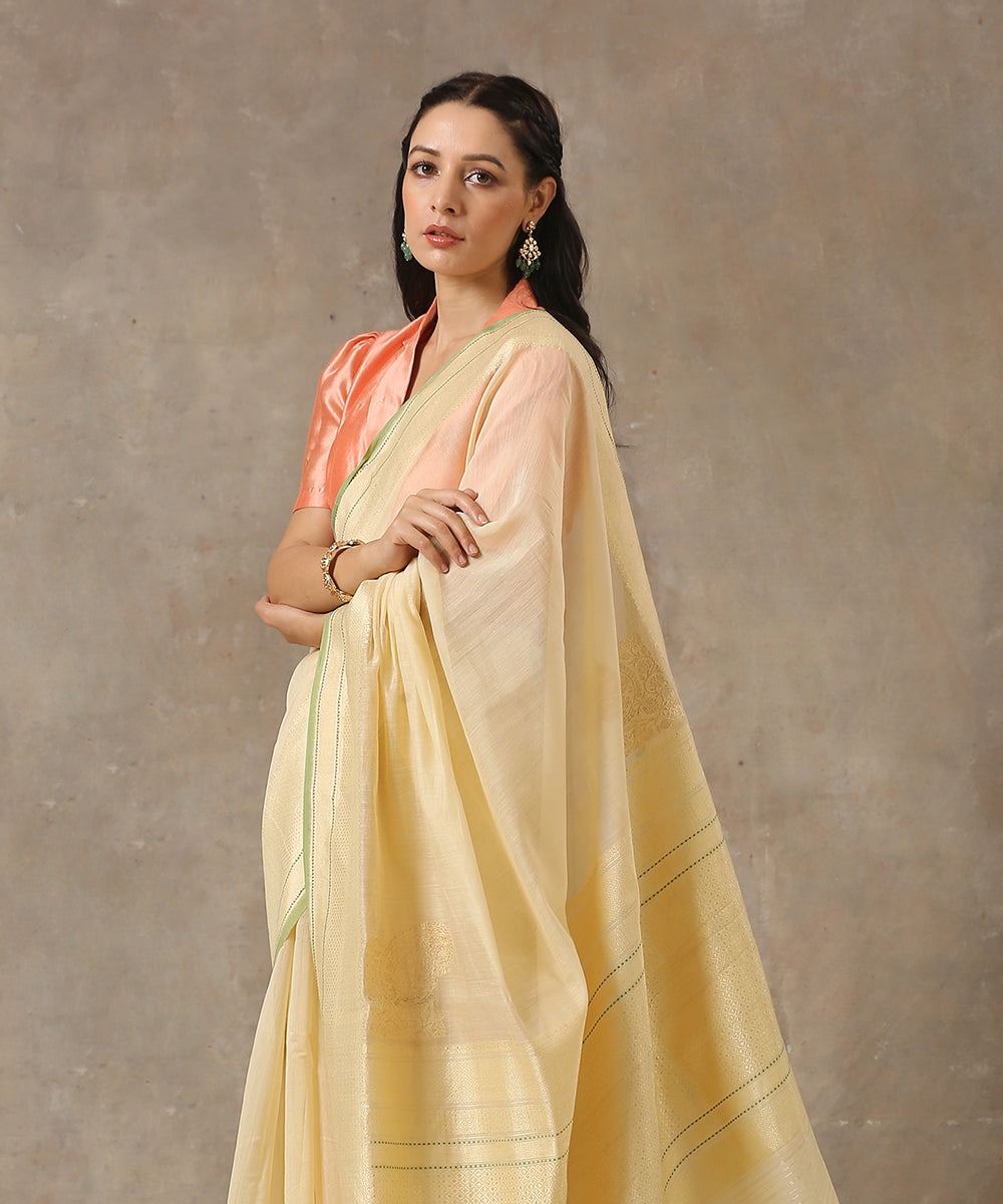 Handloom_Beige_Pure_Cotton_Plain_Banarasi_Sarees_With_Konia_Pallu_And_Heavy_Blouse_WeaverStory_01