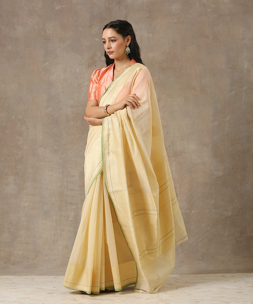 Handloom_Beige_Pure_Cotton_Plain_Banarasi_Sarees_With_Konia_Pallu_And_Heavy_Blouse_WeaverStory_02