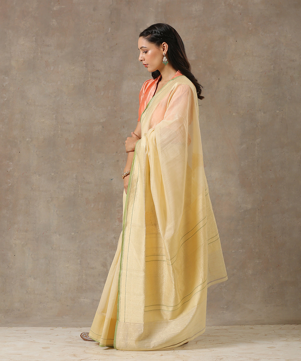 Handloom_Beige_Pure_Cotton_Plain_Banarasi_Sarees_With_Konia_Pallu_And_Heavy_Blouse_WeaverStory_03