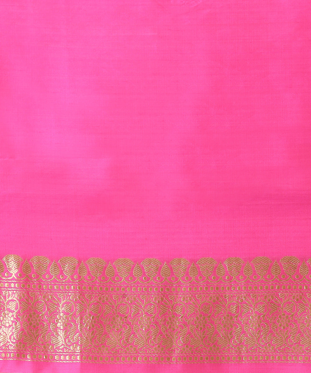 Handloom_Black_Tussar_Silk_Banarasi_Saree_With_Pink_Kadhiyal_Border_WeaverStory_05