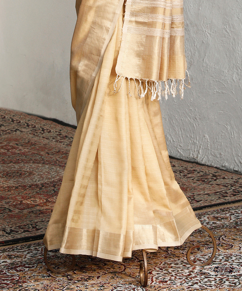 Handloom_Beige_Pure_Cotton_Silk_Maheshwari_Saree_With_Ektara_Gold_Palla_WeaverStory_03
