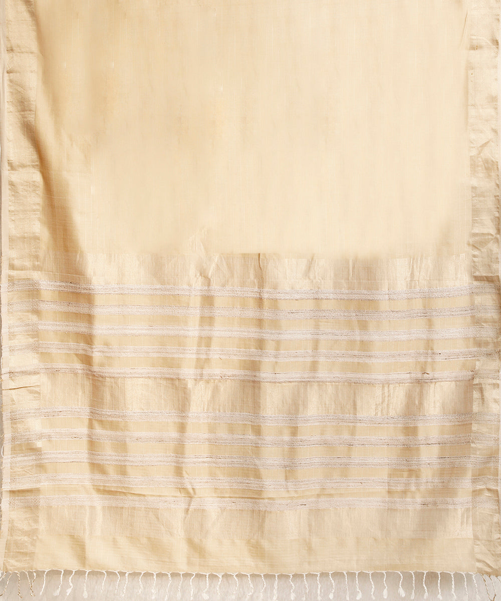 Handloom_Beige_Pure_Cotton_Silk_Maheshwari_Saree_With_Ektara_Gold_Palla_WeaverStory_04