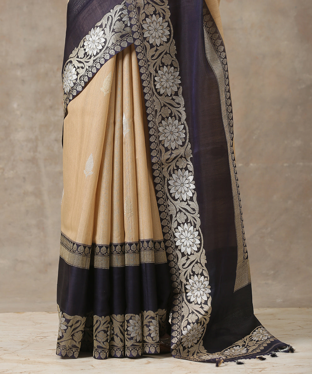 Handloom_Beige_Tussar_Silk_Banarasi_Saree_With_Navy_Blue_Border_WeaverStory_04