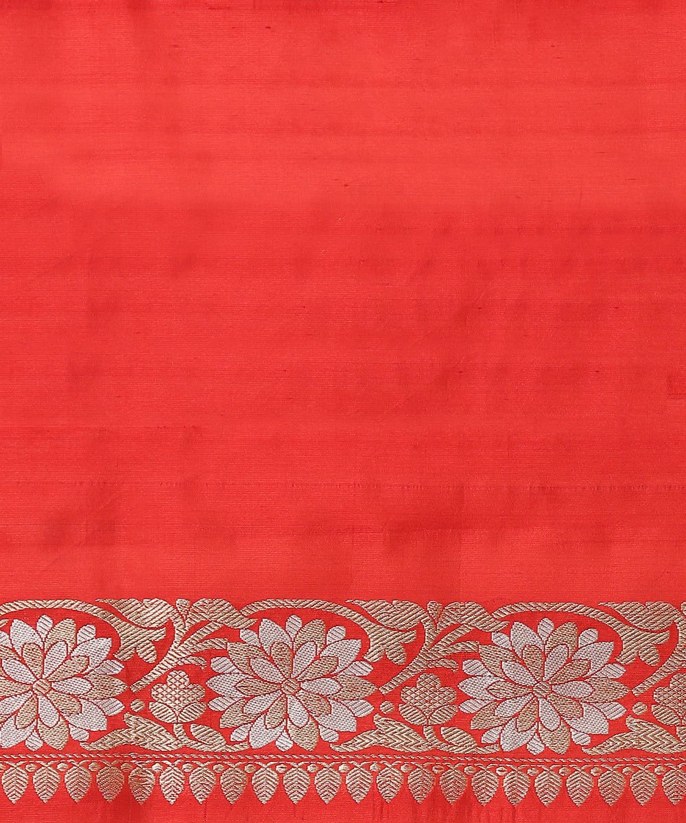 Beige_Handloom_Tussar_Silk_Banarasi_Saree_With_Leaf_Motifs_And_Broad_Red_Border_WeaverStory_05