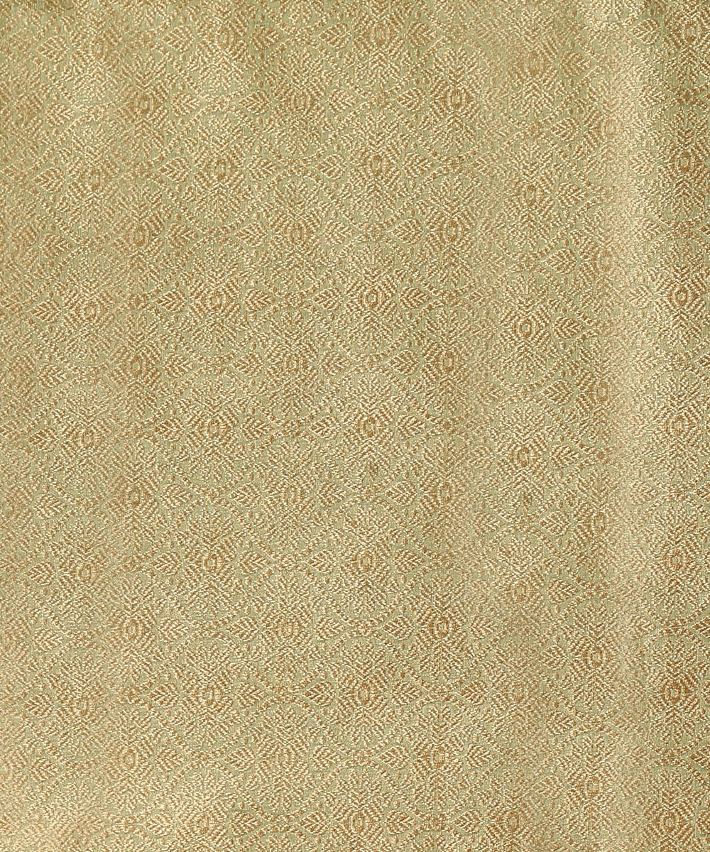 Green_Handloom_Kora_Silk_Banarasi_Saree_With_Zari_Checks_and_Kadhwa_Booti_WeaverStory_05