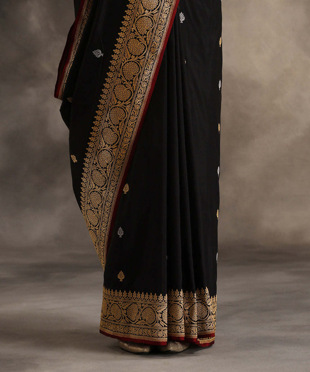 Handloom_Black_Pure_Katan_Silk_Banarasi_Saree_With_Kadhwa_Booti_WeaverStory_04
