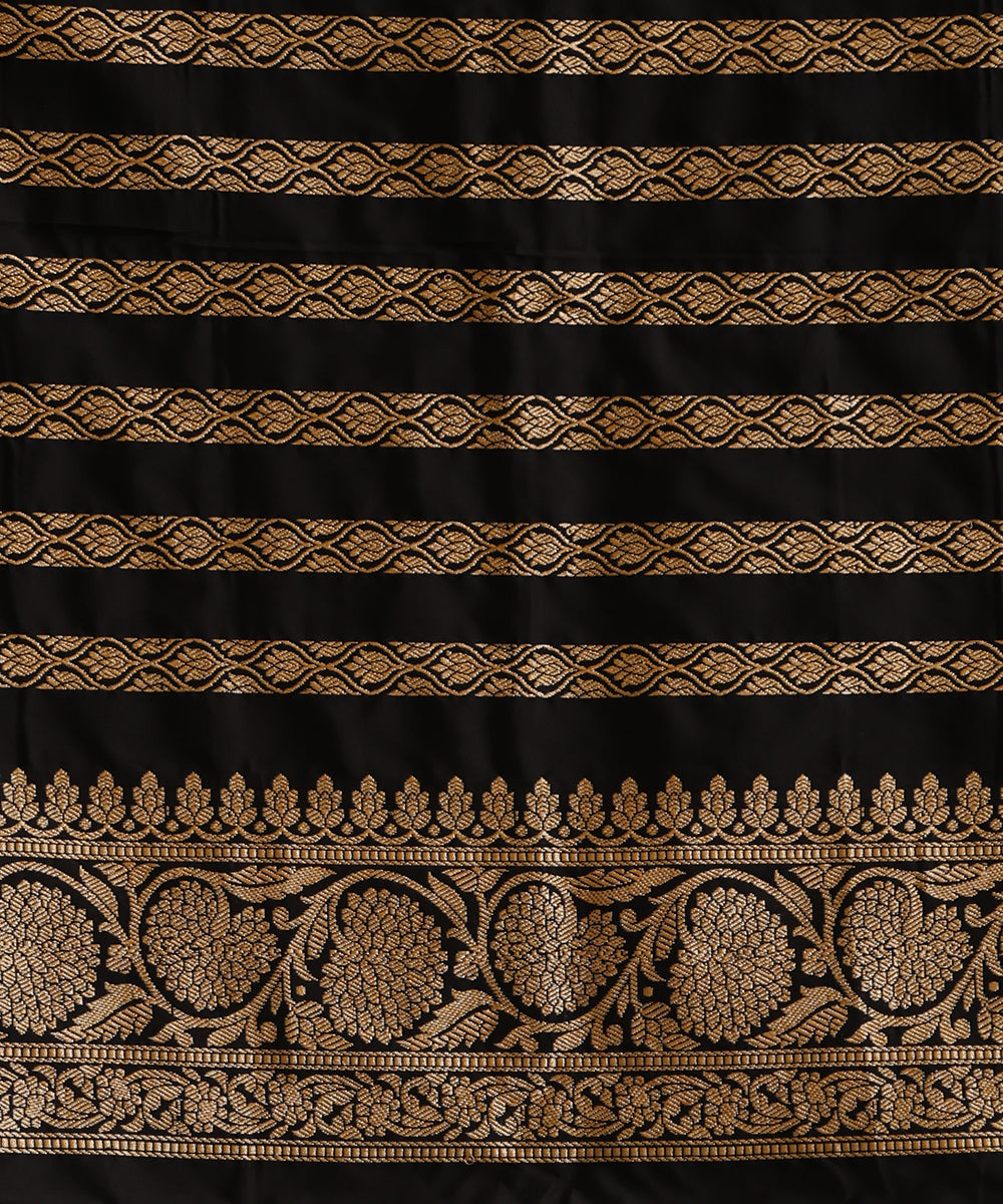 Handloom_Black_Pure_Katan_Silk_Banarasi_Saree_With_Kadhwa_Booti_WeaverStory_05