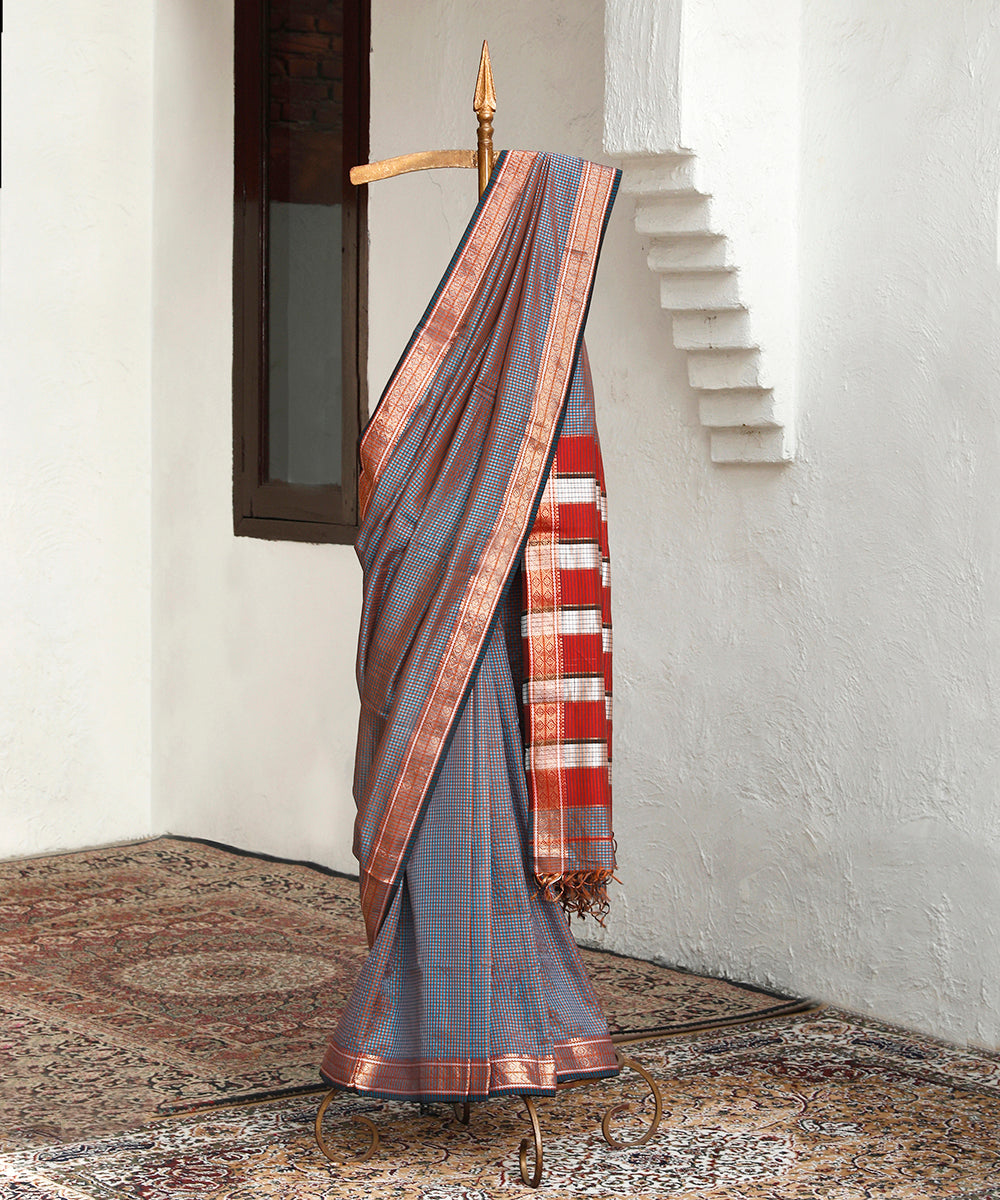 Handloom_Grey_Pure_Cotton_Maheshwari_Saree_With_Striped_Pallu_WeaverStory_01