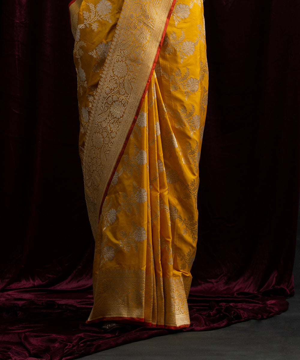 Yellow_Handloom_Pure_Katan_Silk_Banarasi_Saree_with_Kadhwa_Jangla_and_Paisley_Border_WeaverStory_04