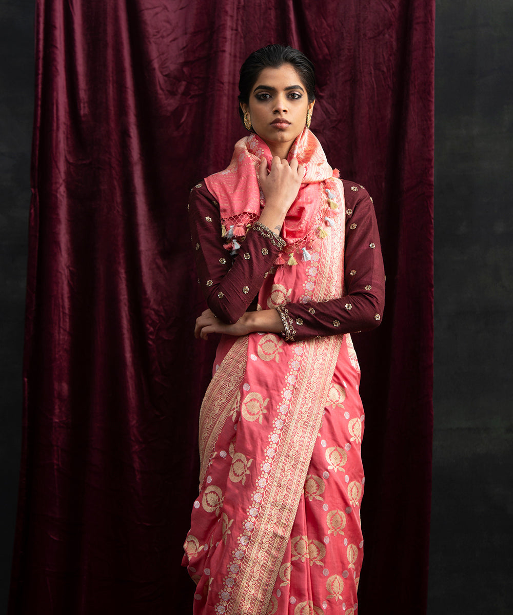Handloom_Pink_and_Peach_Pure_Katan_Silk_Ektara_Banarasi_Saree_with_Kadhwa_Sona_Rupa_Jaal_WeaverStory_01