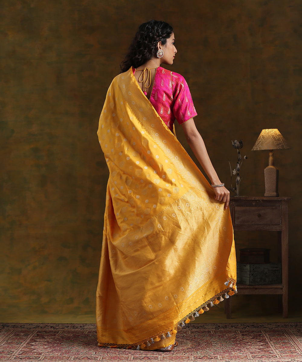 Mustard_Handloom_Pure_Katan_Silk_Banarasi_Saree_with_Sona_Rupa_Jaal_and_Ektara_Booti_WeaverStory_03