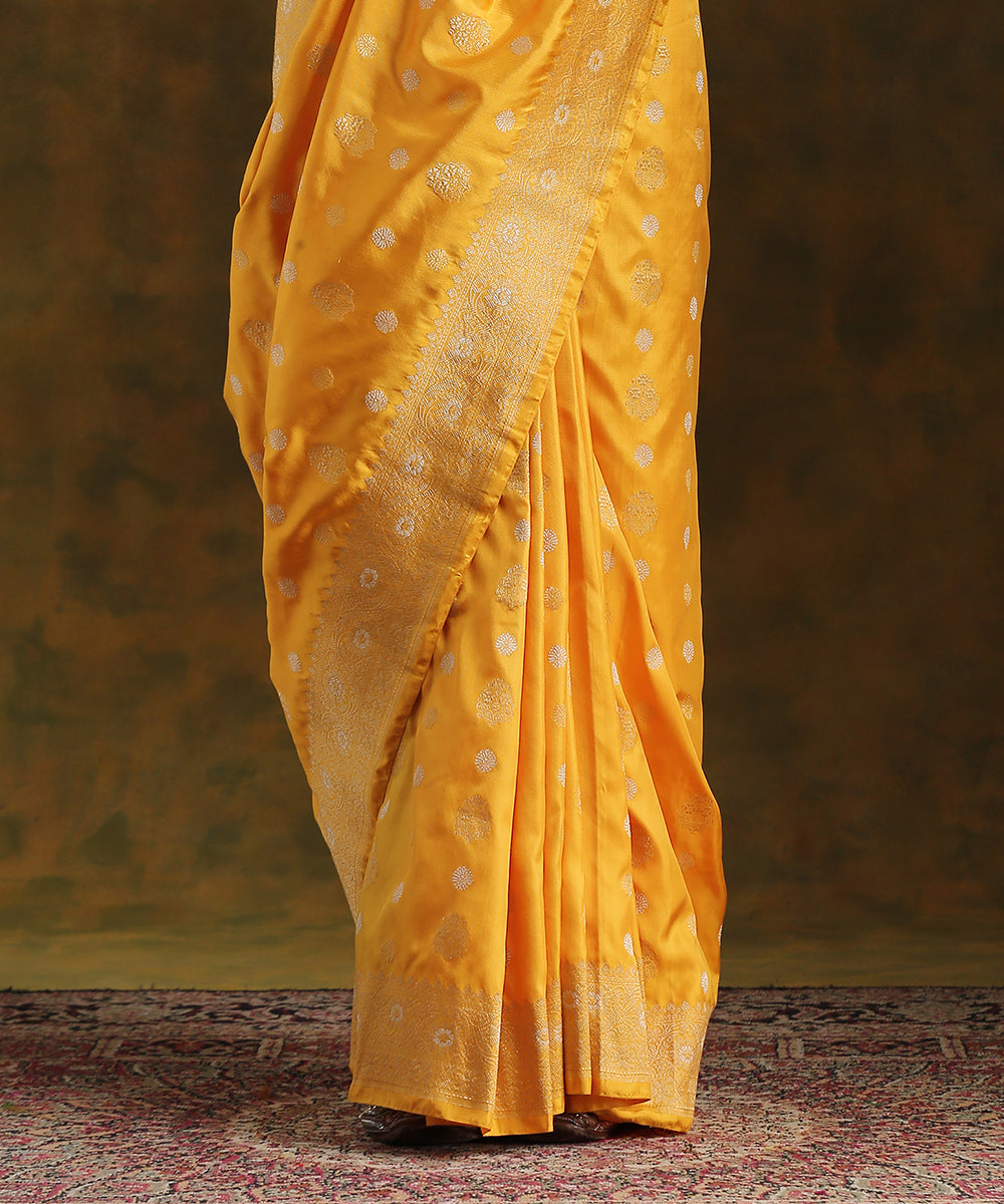 Mustard_Handloom_Pure_Katan_Silk_Banarasi_Saree_with_Sona_Rupa_Jaal_and_Ektara_Booti_WeaverStory_04
