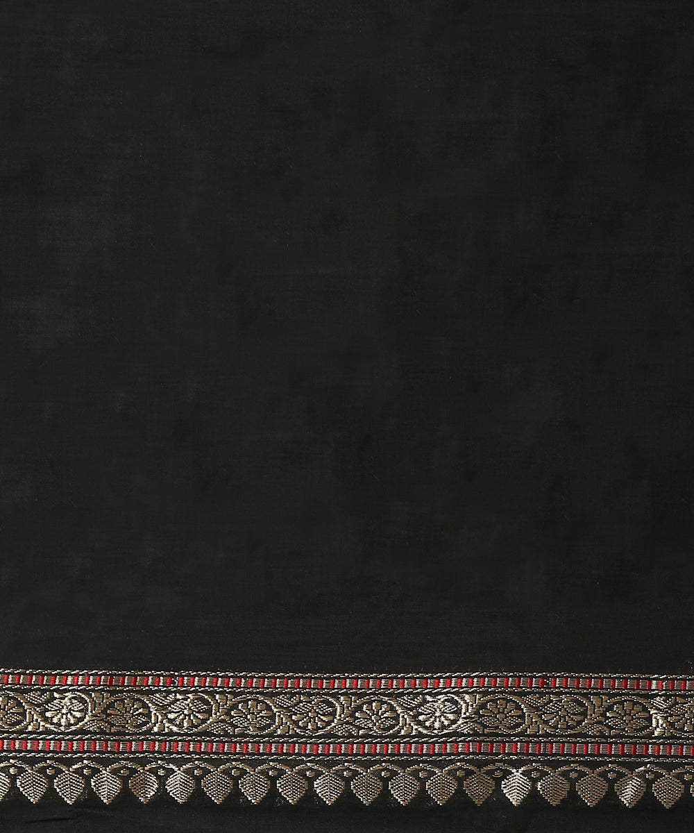 Black_Handloom_Cotton_Jamdani_Banarasi_Saree_with_Zari_Boota_WeaverStory_05